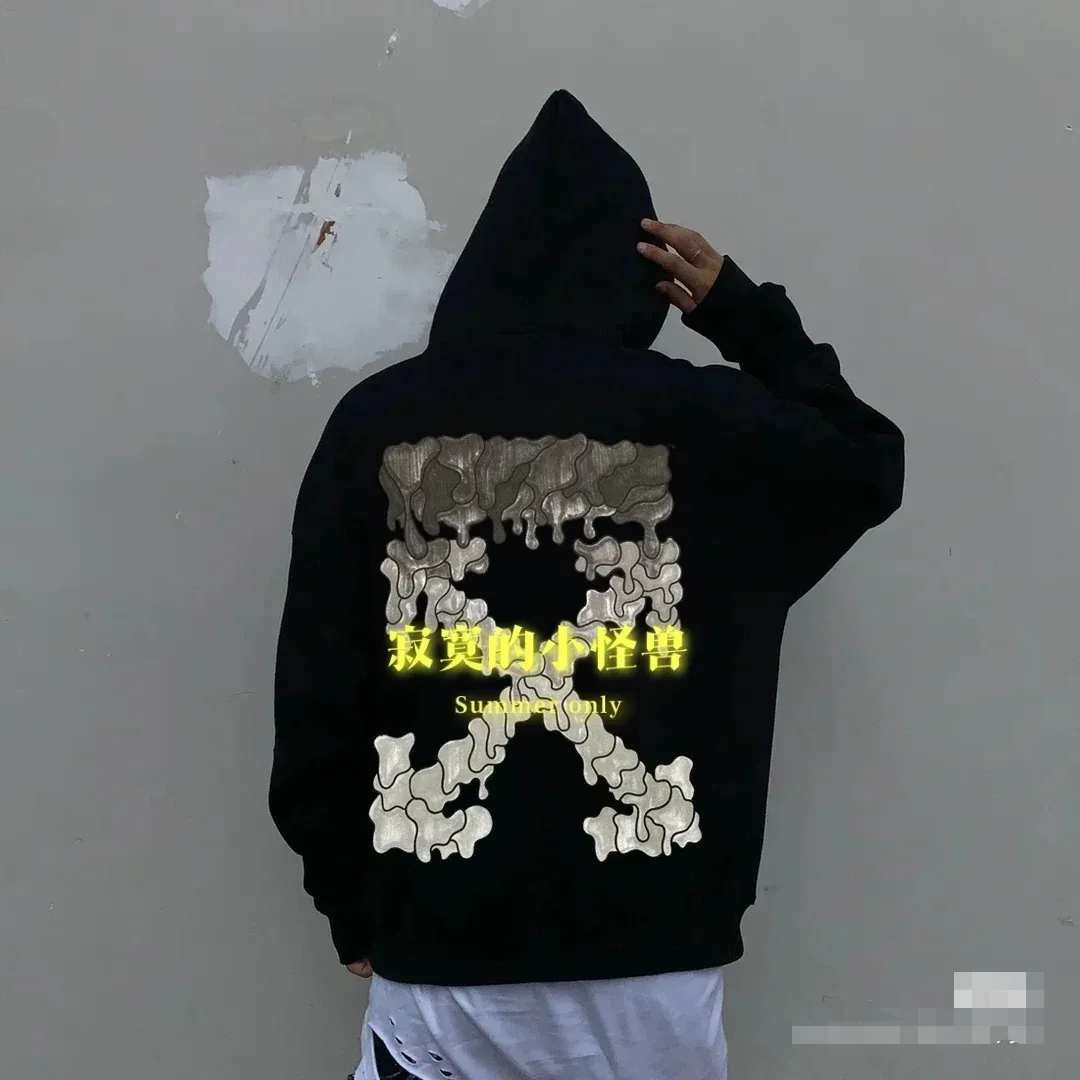 ♻️💯Upper body reference model picture♥️ Top tested version official website new OFF-WHITE water droplet dissolving black ice cream hoodie pullover sweatshirt Graffiti arrow series European niche culture high street versatile inkjet graffiti water drop arrow💧hot melt gradient effect! The printing adopts the imported glue hot stamping process. The printing has an overlapping and melting texture, creating a three-dimensional and dynamic effect. After high temperature and heat fixation, the firmness is very high, so there is no need to worry about the printing fading and falling off easily! The fabric is made of custom-woven and dyed pure cotton twill terry that has been pre-shrunk by washing and treated to prevent pilling. The collar is made of thick threads and is elastic. The collar will not deform even after repeated cleaning for a long time!   Complete range of PB packaging bags with wash water label tags and comparison support! 🚩Wall crack recommendation is different from the market currency! A full set of customized accessories! Strict quality control! ZP-purchasing agent of the same level! It’s extremely difficult to reproduce, so don’t be afraid of any comparison! Give it away and keep it for yourself💕 The fabric is made of 480g large fish scale terry cotton fabric, which is full of drape and is a big release. Color: black and white Size: XS-L P:390